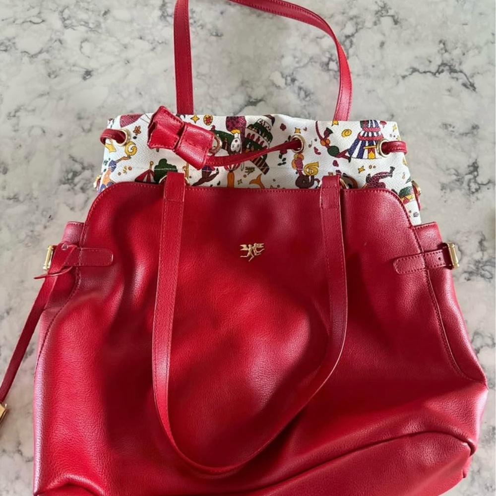 Piero Guidi Red Shoulder Bag with Classic Design